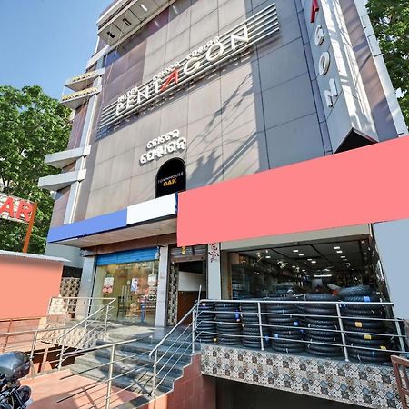 Townhouse Oak Pentagon Residency Hotel Bhubaneswar Bagian luar foto