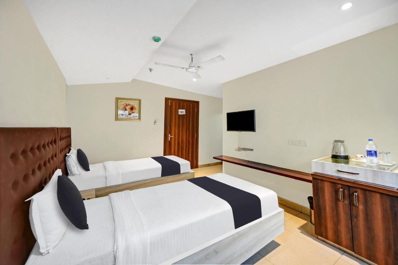 Townhouse Oak Pentagon Residency Hotel Bhubaneswar Bagian luar foto