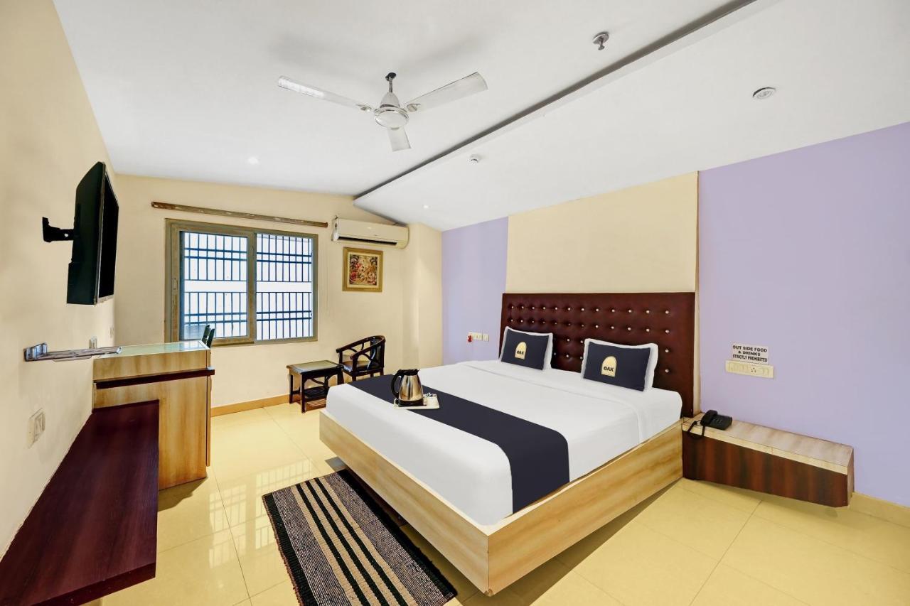 Townhouse Oak Pentagon Residency Hotel Bhubaneswar Bagian luar foto