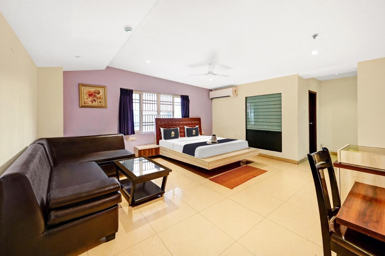 Townhouse Oak Pentagon Residency Hotel Bhubaneswar Bagian luar foto