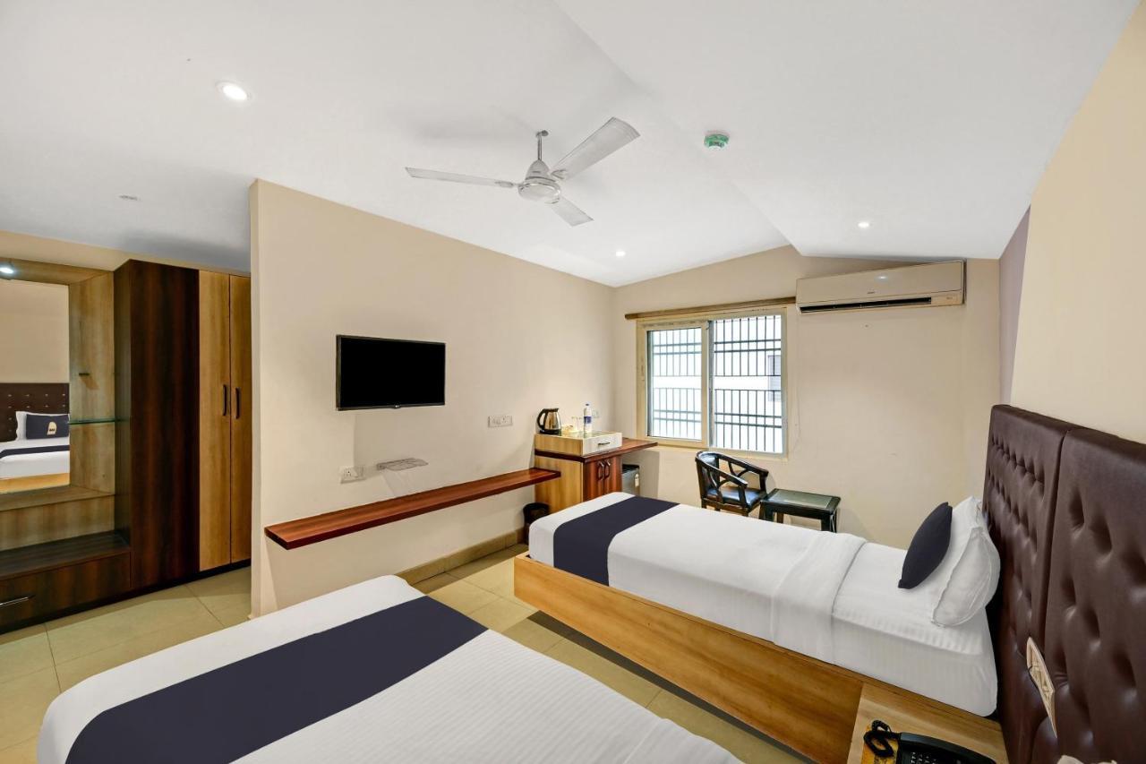 Townhouse Oak Pentagon Residency Hotel Bhubaneswar Bagian luar foto